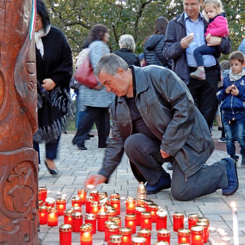 Gyertyagyújtás az aradi vértanúk emlékére 27